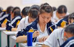 <b>学生使字孪生手艺完成90%的结业设想</b>
